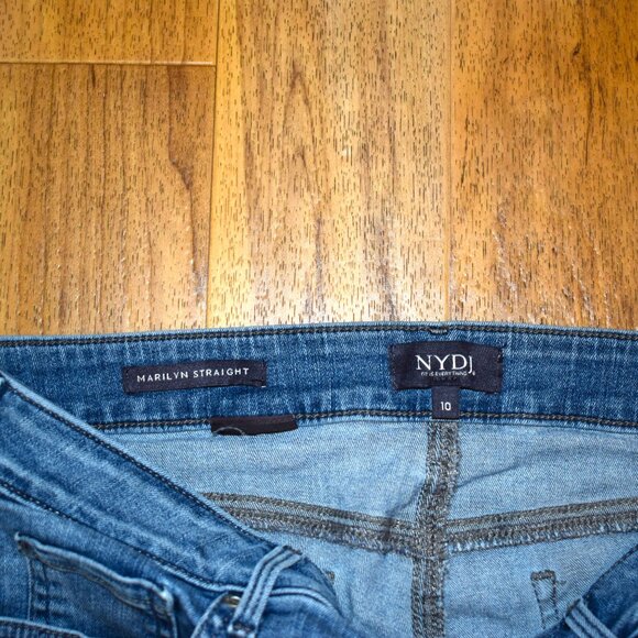 NYDJ Marilyn Straight Cuffed Denim Capris Sz 10 - Picture 9 of 10
